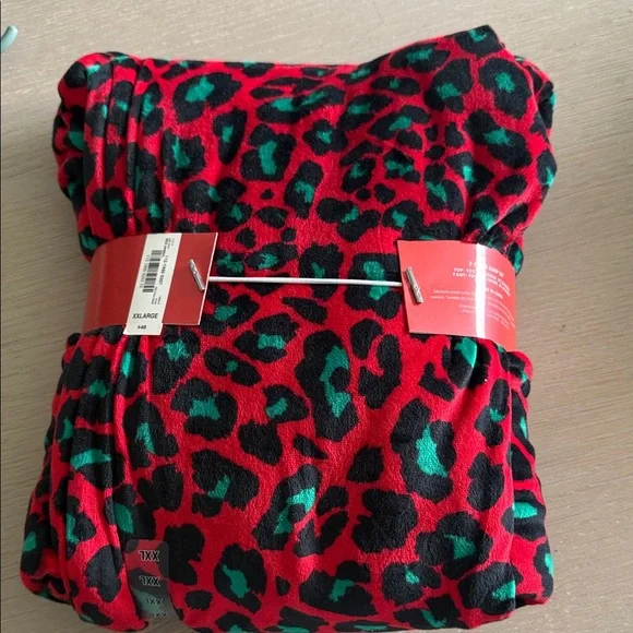 Sleep Chic Red and Green Leopard Print Pajama Set - Picture 6 of 6